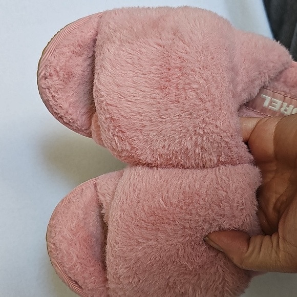 Sorel Women's Pink Fuzzy Slippers Size 8 - Picture 2 of 6